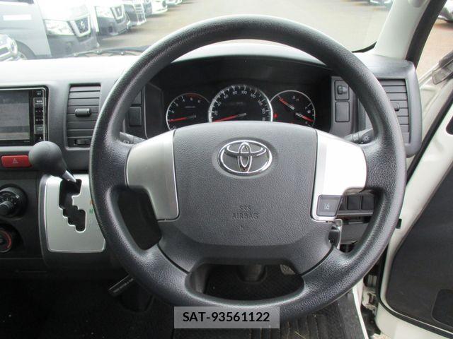 Toyota HIACE VAN 2020-04 7358016-17