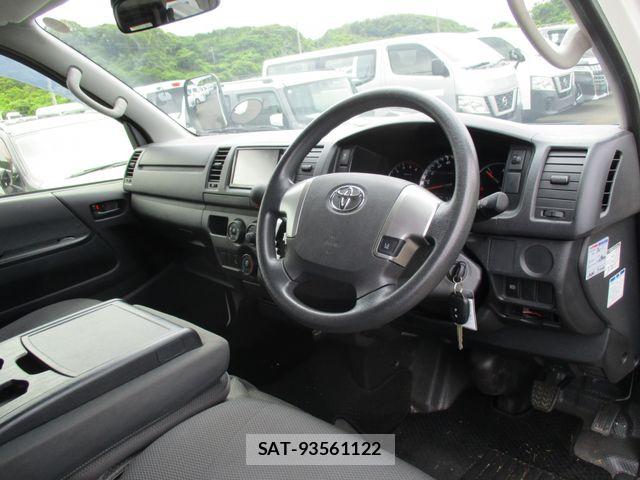 Toyota HIACE VAN 2020-04 7358016-1