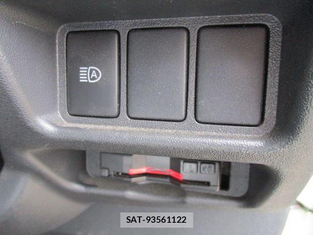 Toyota HIACE VAN 2020-04 7358016-24