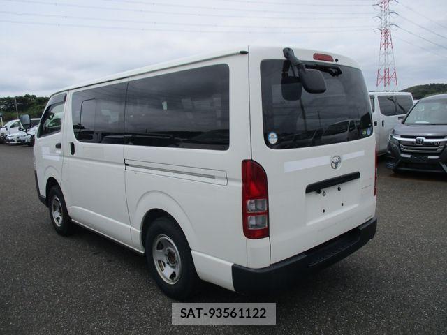 Toyota HIACE VAN 2020-04 7358016-2