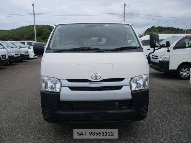 Toyota HIACE VAN 2020-04 7358016-3