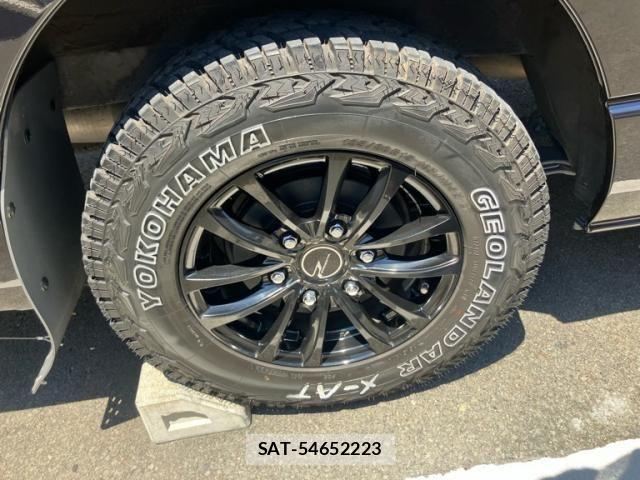 Toyota HIACE VAN 2023-08 7358008-9