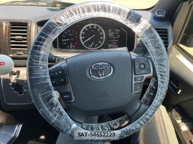 Toyota HIACE VAN 2023-08 7358008-19