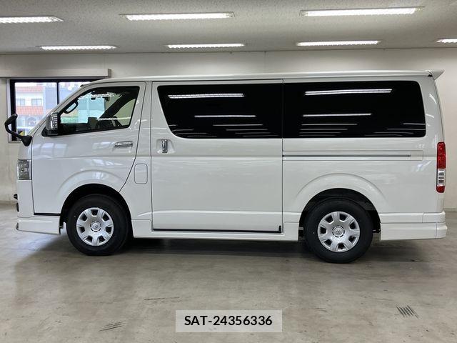Toyota HIACE VAN 2025-03 7392322-24
