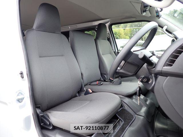 Toyota HIACE VAN 2020-10 7392327-20