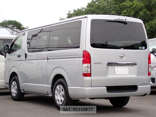Toyota HIACE VAN 2020-10 7392327-3