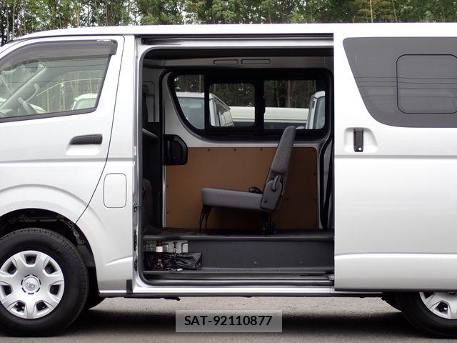 Toyota HIACE VAN 2020-10 7392327-4