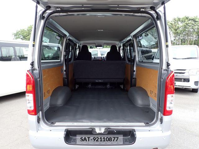 Toyota HIACE VAN 2020-10 7392327-6