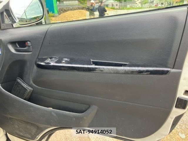 Toyota HIACE VAN 2012-11 7392329-16