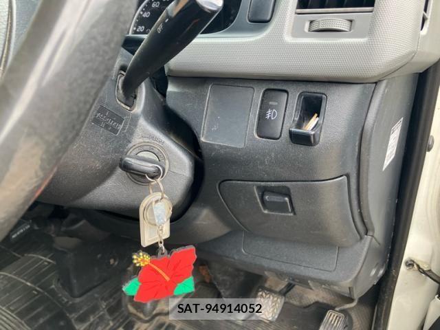 Toyota HIACE VAN 2012-11 7392329-18