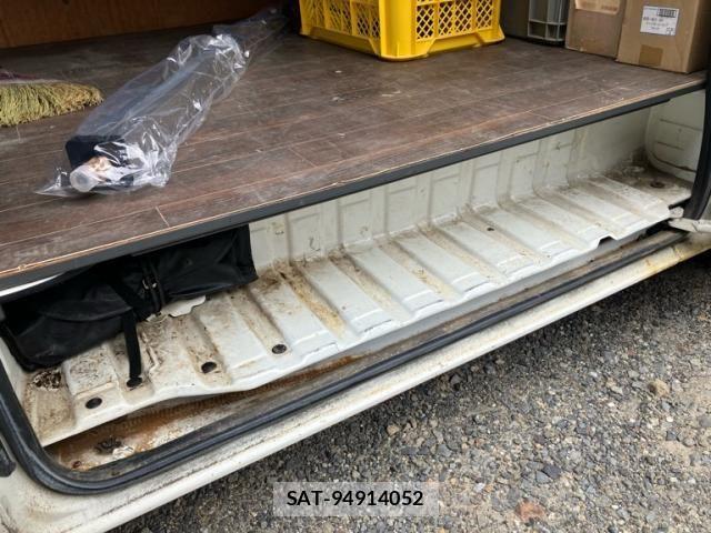 Toyota HIACE VAN 2012-11 7392329-24