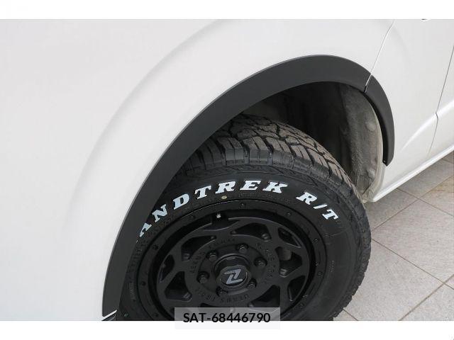 Toyota HIACE VAN 2022-01 7454666-9