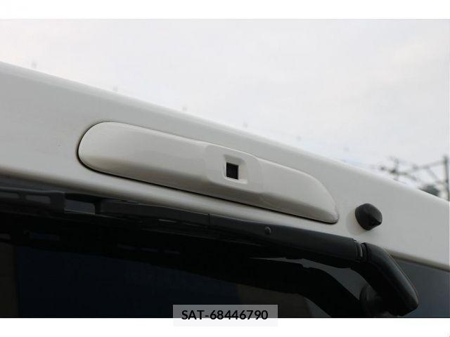 Toyota HIACE VAN 2022-01 7454666-12