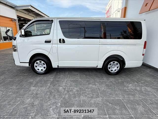 Toyota HIACE VAN 2022-07 7454670-11