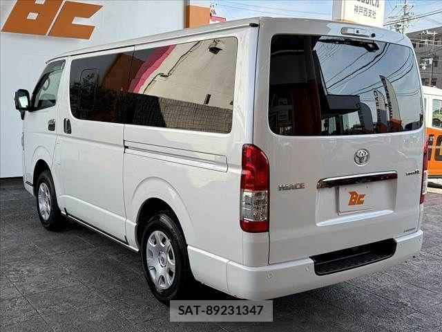 Toyota HIACE VAN 2022-07 7454670-12