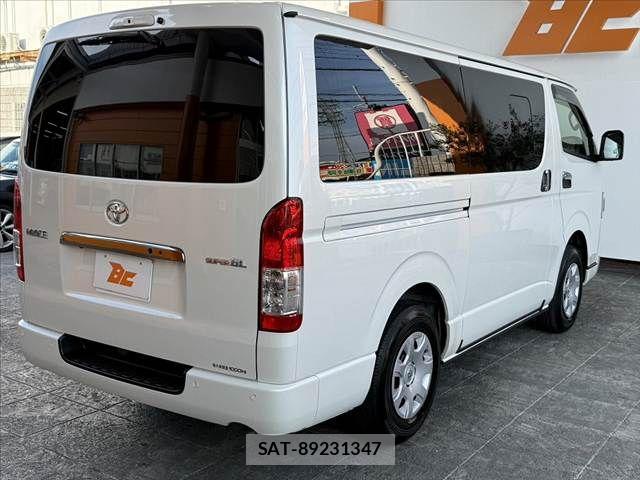 Toyota HIACE VAN 2022-07 7454670-14