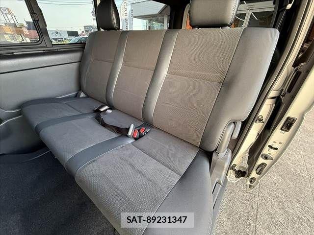 Toyota HIACE VAN 2022-07 7454670-18