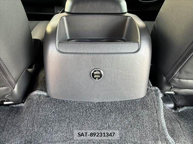 Toyota HIACE VAN 2022-07 7454670-21