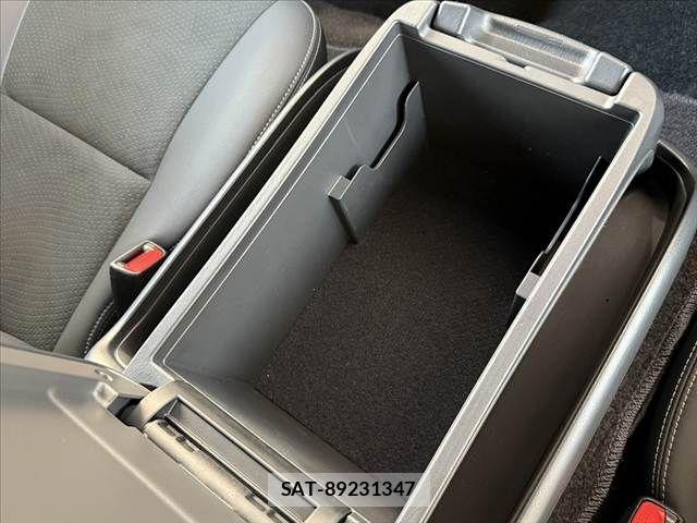 Toyota HIACE VAN 2022-07 7454670-26