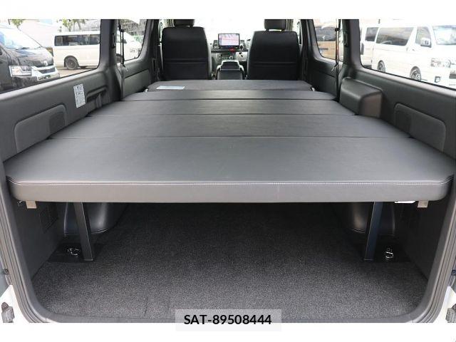 Toyota HIACE VAN 2025-01 7454661-19