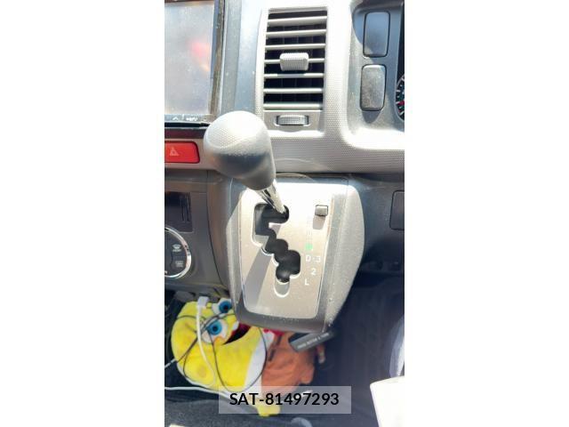 Toyota HIACE VAN 2013-02 7454678-19