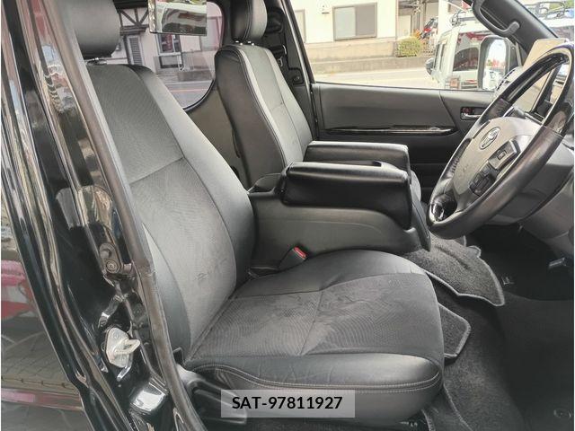 Toyota HIACE VAN 2020-06 7454676-10
