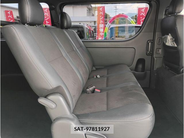 Toyota HIACE VAN 2020-06 7454676-11