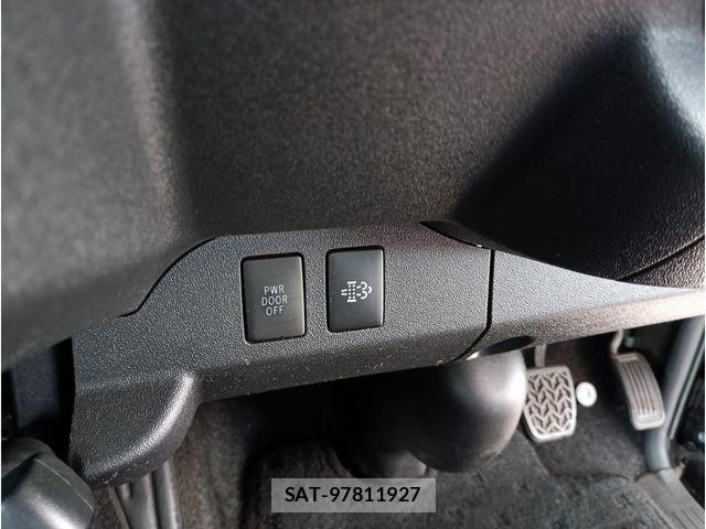 Toyota HIACE VAN 2020-06 7454676-15