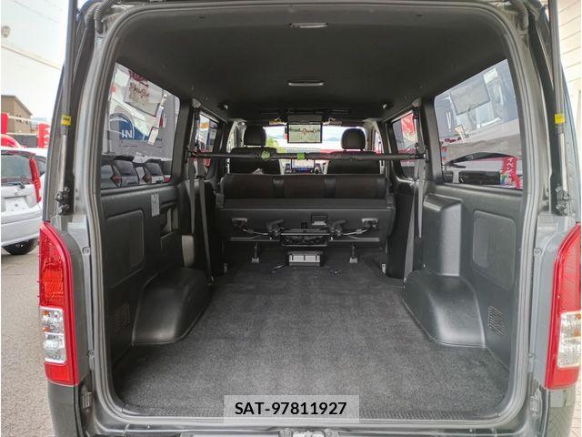 Toyota HIACE VAN 2020-06 7454676-17