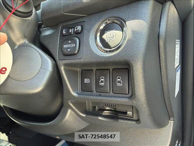 Toyota HIACE VAN 2022-05 7454673-4
