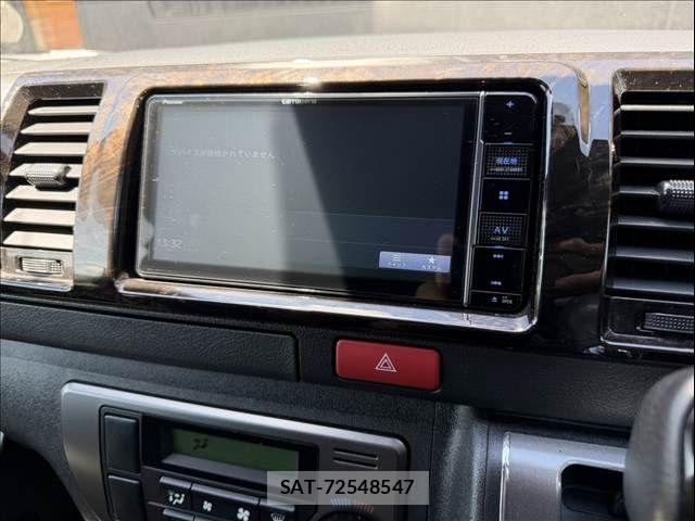 Toyota HIACE VAN 2022-05 7454673-5