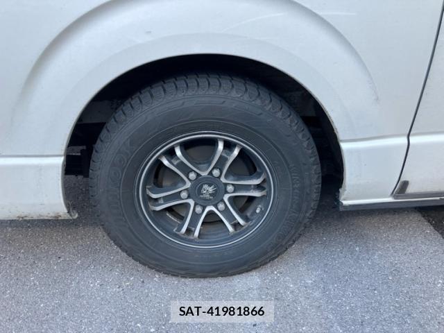 Toyota HIACE VAN 2019-07 7454686-9