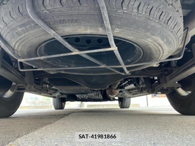 Toyota HIACE VAN 2019-07 7454686-14