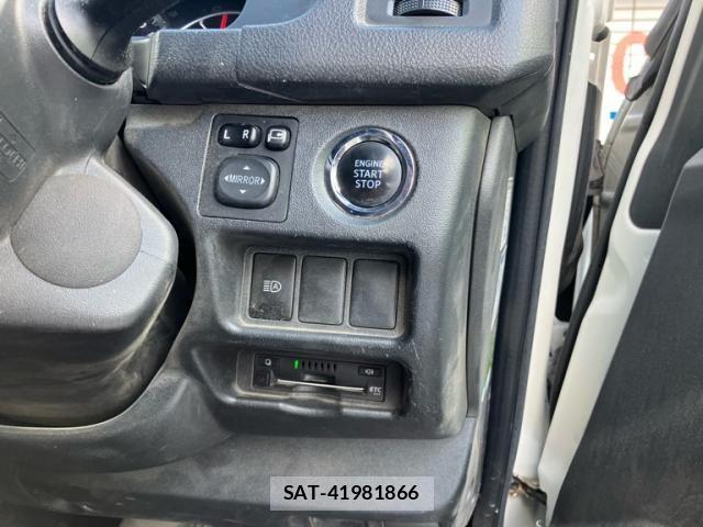 Toyota HIACE VAN 2019-07 7454686-21