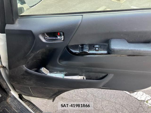 Toyota HIACE VAN 2019-07 7454686-22