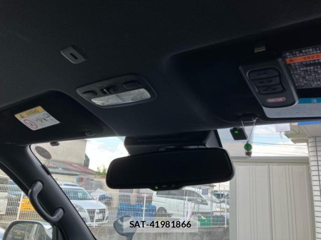 Toyota HIACE VAN 2019-07 7454686-23
