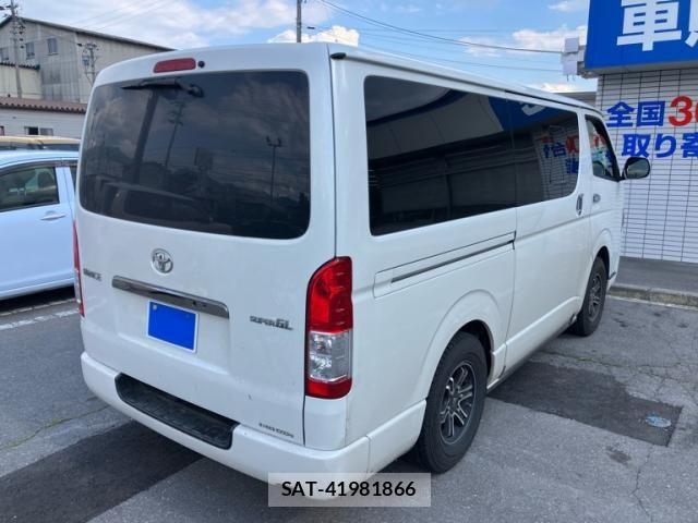 Toyota HIACE VAN 2019-07 7454686-2