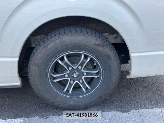 Toyota HIACE VAN 2019-07 7454686-6