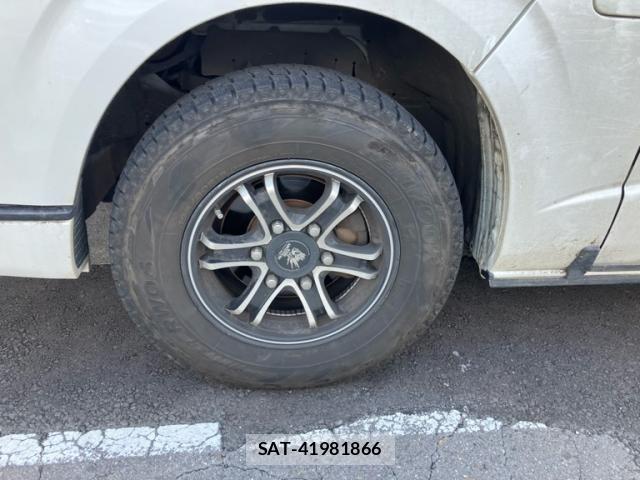 Toyota HIACE VAN 2019-07 7454686-7