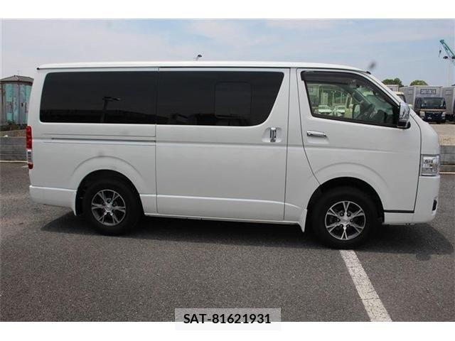 Toyota HIACE VAN 2023-02 7454674-12
