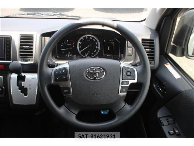 Toyota HIACE VAN 2023-02 7454674-24