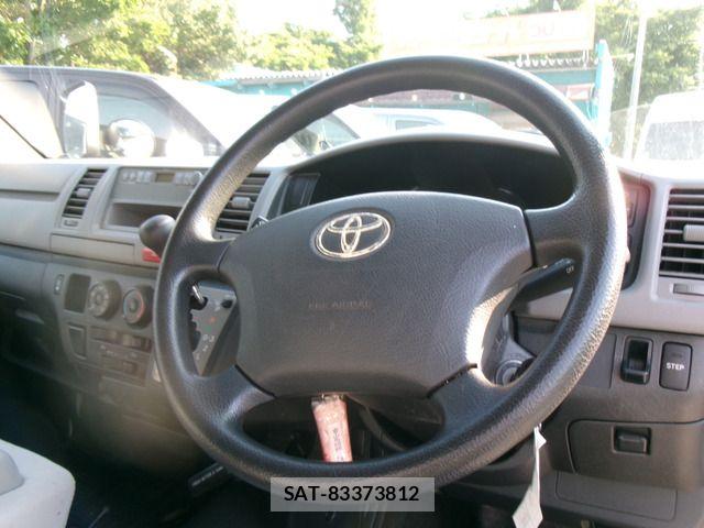 Toyota HIACE VAN 2010-04 7454687-11