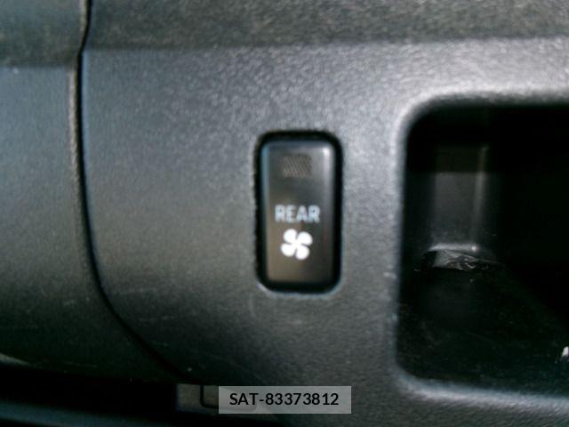 Toyota HIACE VAN 2010-04 7454687-15