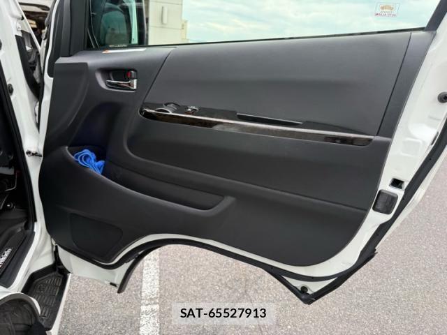 Toyota HIACE VAN 2022-09 7454672-10