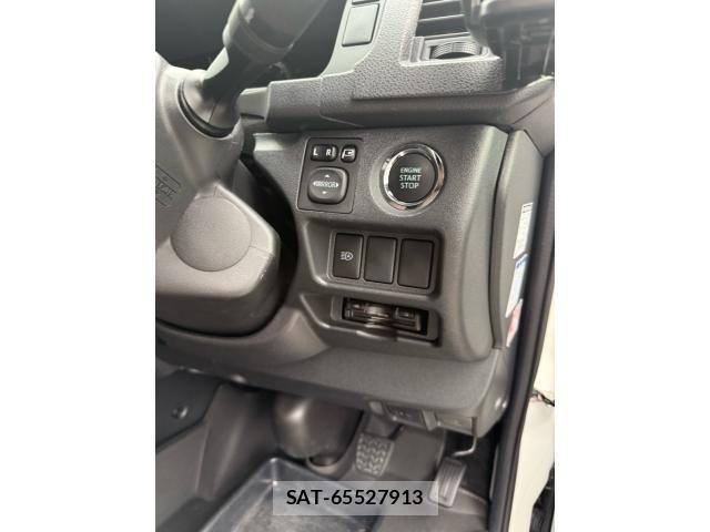 Toyota HIACE VAN 2022-09 7454672-11