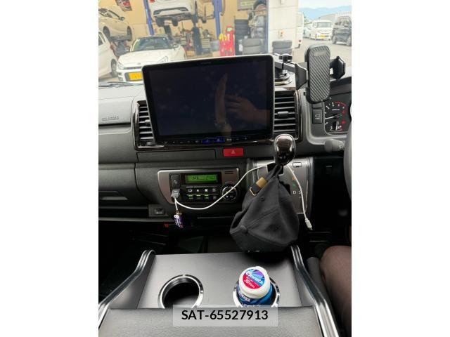 Toyota HIACE VAN 2022-09 7454672-14