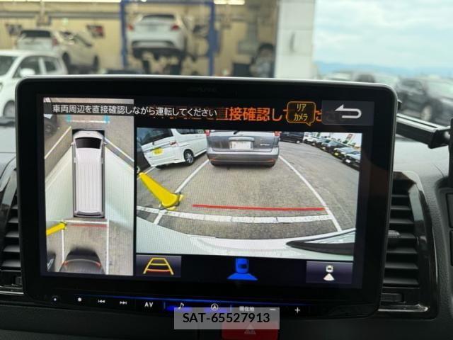 Toyota HIACE VAN 2022-09 7454672-15