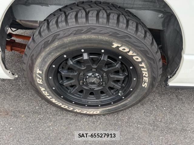 Toyota HIACE VAN 2022-09 7454672-2