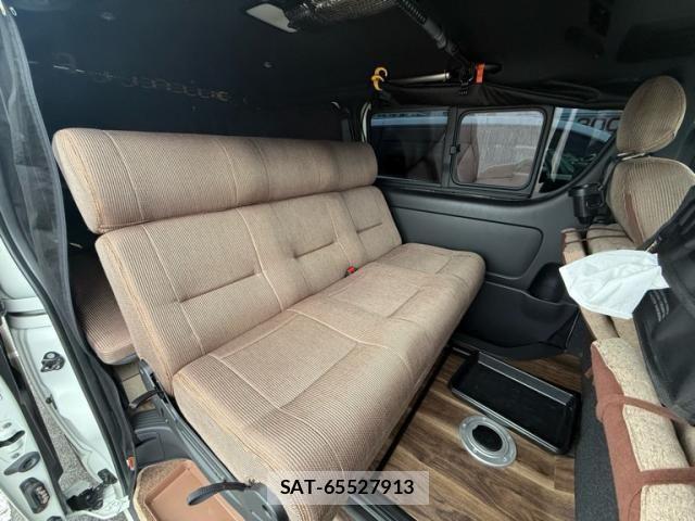 Toyota HIACE VAN 2022-09 7454672-8