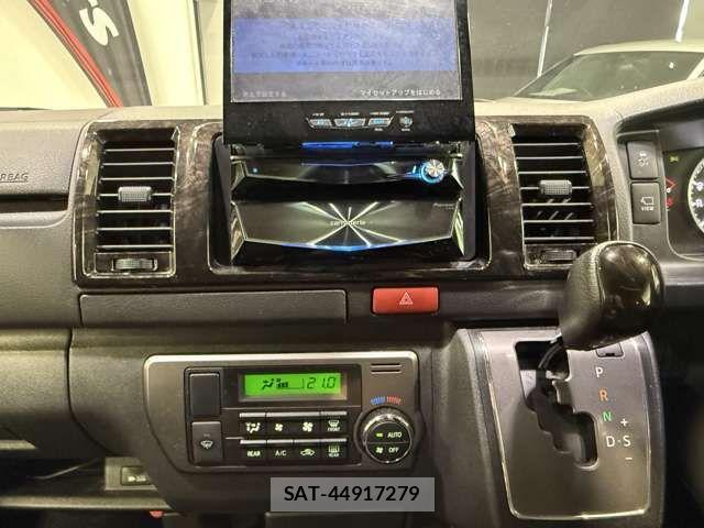 Toyota HIACE VAN 2023-04 7454675-8